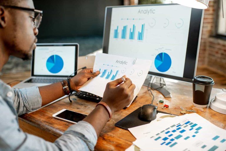 Operational Metrics and KPIs: Guiding Success in Buy and Sell Decisions